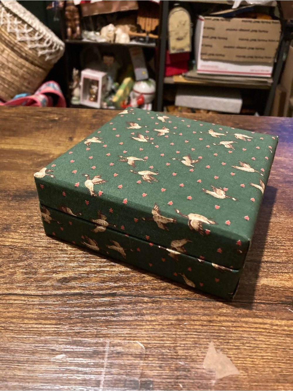 Vintage Rennie Davis keepsake box
